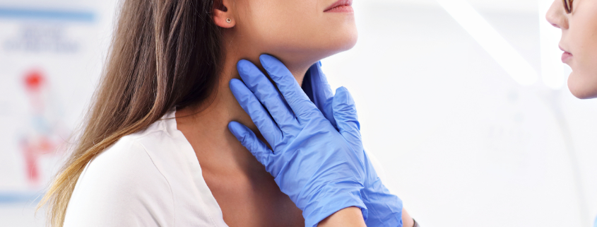 Cordas vocais inflamadas causando rouquidão persistente